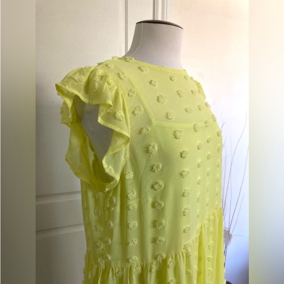 SO® Pom Pom textured Flutter Sleeve Tiered Midi Dress - Picture 4 of 15